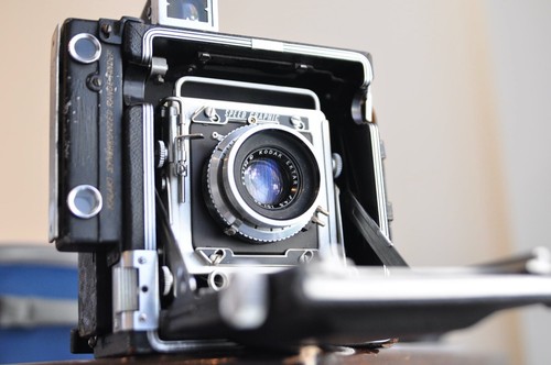Graflex camera with a Kodak Ektar 101mm Lens - Picture 2 of 13