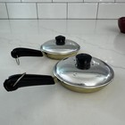 Vintage Brillium kitchen mini skillet/pan & lids 4.5" Salt & Pepper Shaker set — photo 2