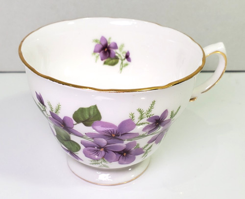 Royal Vale Bone China Teacup Purple Violets Pattern # 8141 ENGLAND