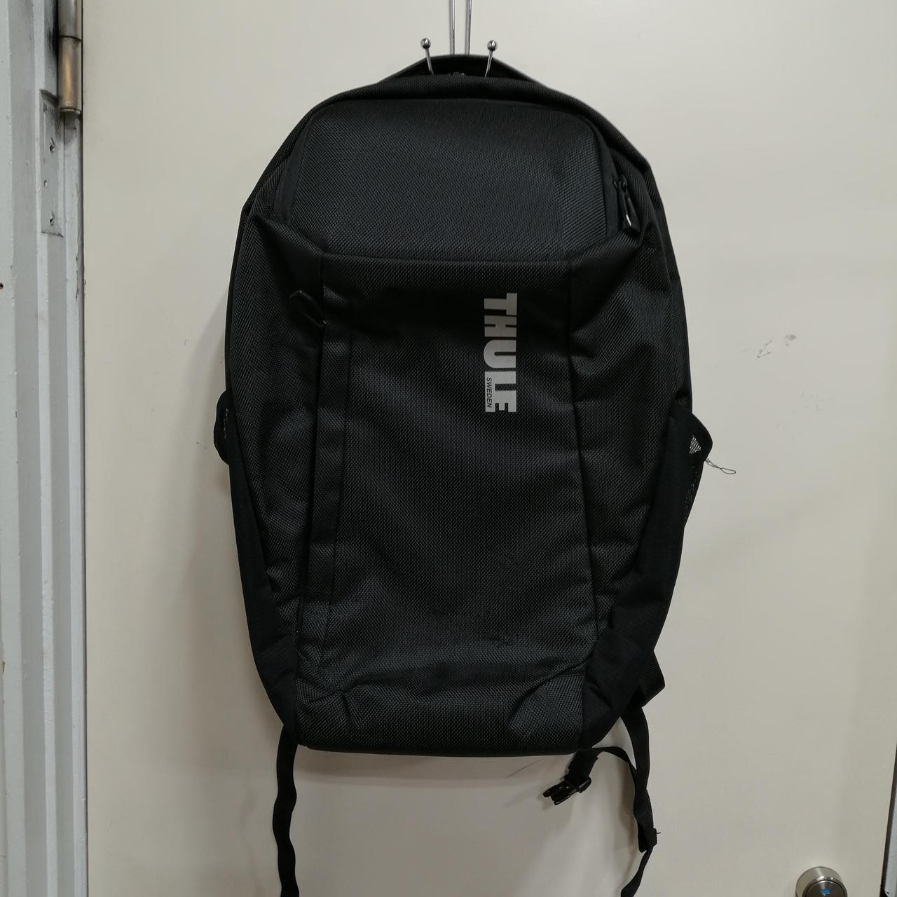 Backpack Model BLK Scratched THULE - image 1