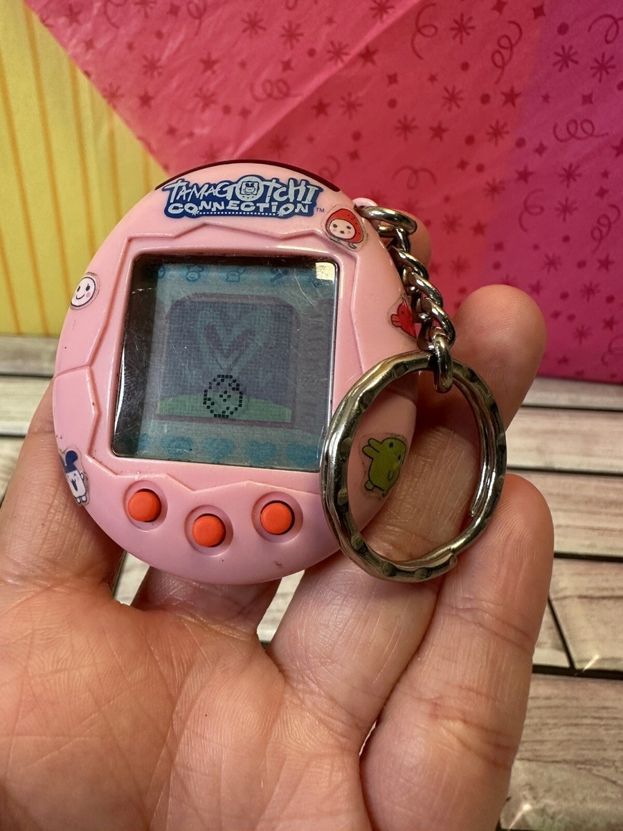 BANDAI Tamagotchi Connection ピンク　四つ BANDAI Tamagotchi Connection ピンク 四つ Bandai Tamagotchi