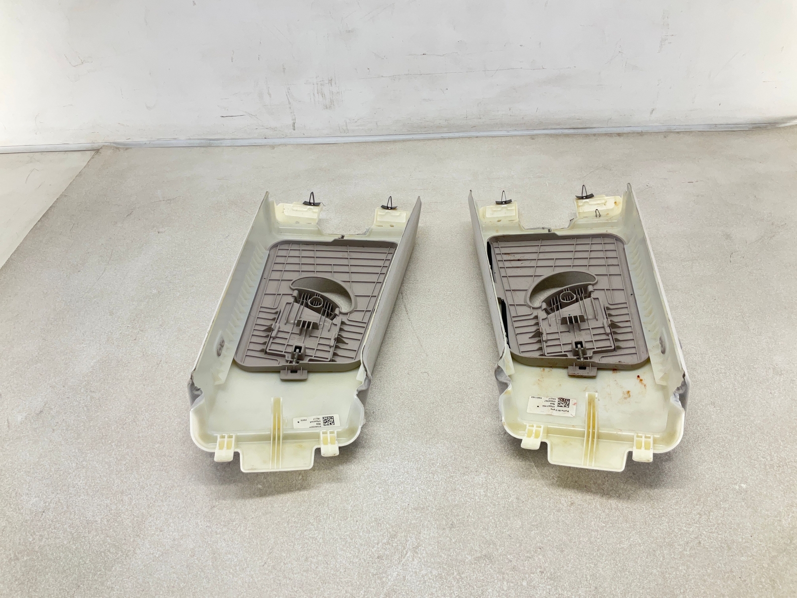 17-20 MASERATI Levante Interior Center Left & Right Upper B-Pillar Trim Pair CM