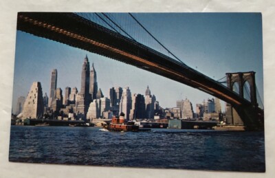 Brooklin Bridge Spanning The East River & Connecting Manhattan & Brooklyn. (V2)