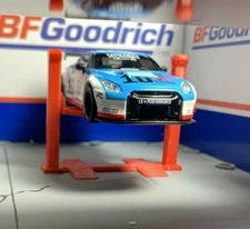 Scale 1:64 2 Post Shop Lift. Hot Wheels Tarrmac Works, Matchbox, Mini GT, Inno64