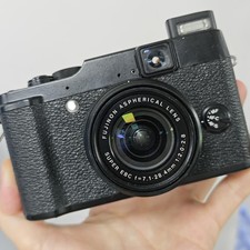FUJIFILM X10 12MP Digital Camera with 12 Megapixel Optical Zoom Black 95%New