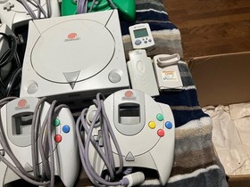 2 SEGA Dreamcast Consoles, Games, etc.