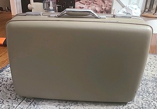 Vintage American Tourister Tiara Beige Suitcase. No keys. 23"X16"X6".