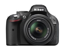 Nikon D5200 24.1 MP CMOS Digital SLR 18-55mm f/3.5-5.6 AF-S DX VR NIKKOR Zoom L