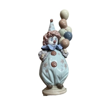 VINTAGE LLADRO #5811 THE LITTLEST CLOWN PORCELAIN FIGURINE, MADE IN SPAIN