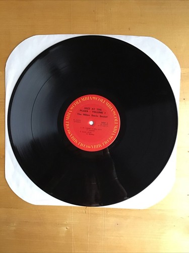 The Miles Davis Sextet Jazz at the Plaza Vol. 1 Vinyl Record Columbia PC 32470 1 - Imagen 3 de 5