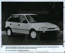 1989 Press Photo Five Door Susuki Swift GLX Ideal Family Car - cvb26369