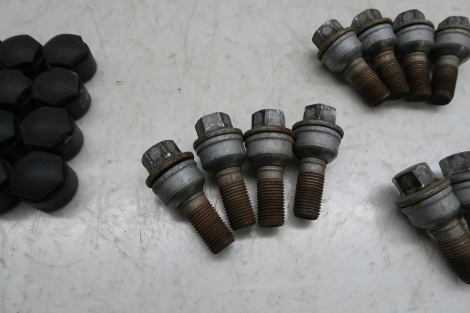 Audi Q7 2017-2019 OEM pernos de tuerca de rueda con juego de 20 cubiertas Foto 4 de 4