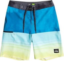 Quiksilver Kid Boys' Surfsilk Five 0 YTH 17 Boardshort Swim