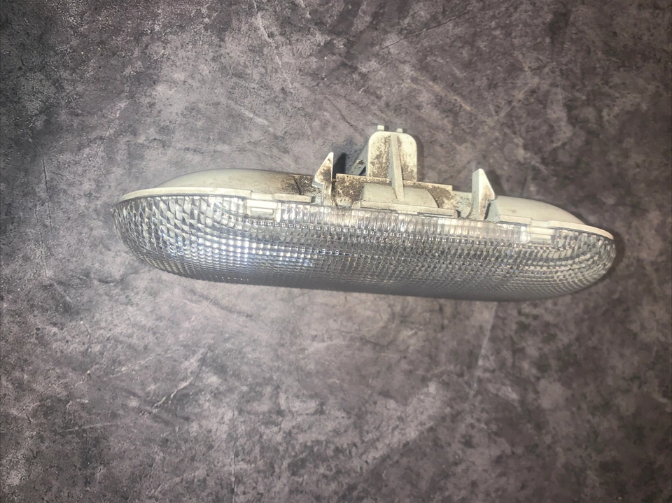 2008-2020 Dodge Grand Caravan задний подъемный борт интерьер грузовой свет лампа 4685282 - Изображение 4 из 4