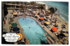 Postcard SWIMMING POOL SCENE Miami Beach Florida FL o/19 AU3916