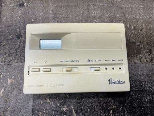 ROBERTSHAW 9520 NON-PROGRAMMABLE DIGITAL THERMOSTAT HEAT/COOL HAVAC