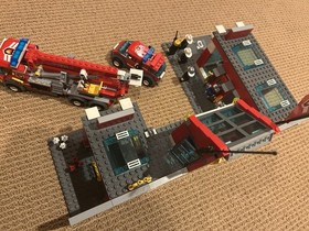 Lego City Fire Station 7945 Nearly Complete No Box No Instructions