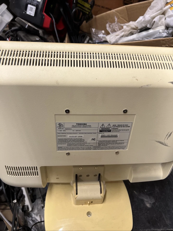 Toshiba 19AV51U 19" 720p TV Flatscreen Monitor HDMI RV Dorm Kids - Image 2 of 4