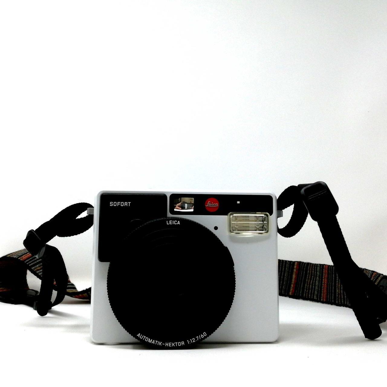 Capture Memories Instantly with the Leica Sofort 2754 Instant Camera