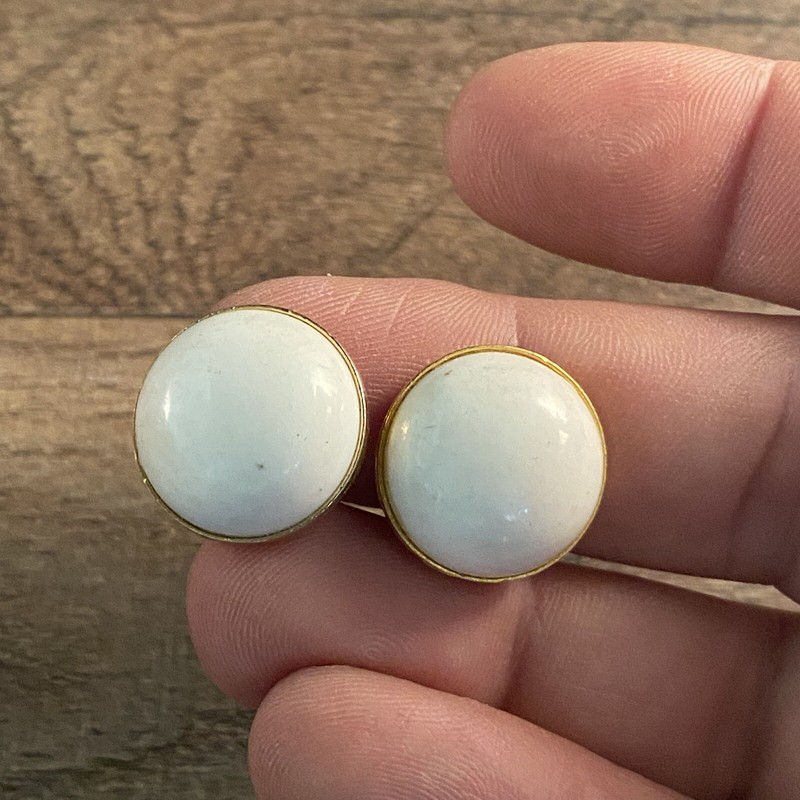 Vintage White Clip-on Earring Set Costume Jewelry 