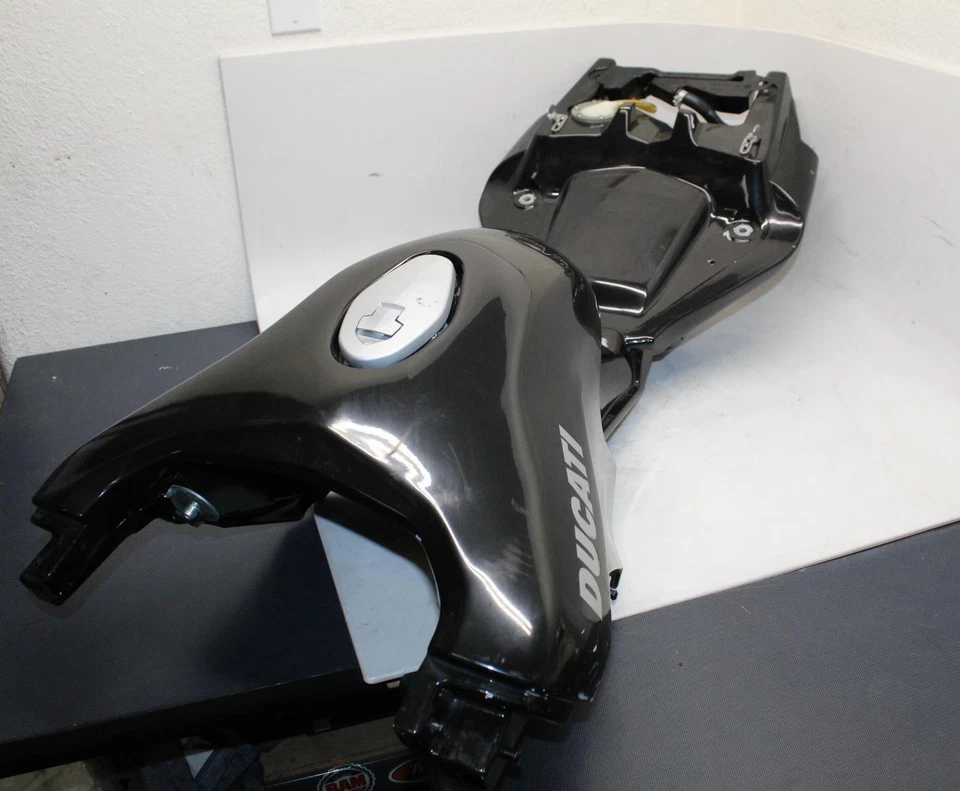 Ducati Multistrada 1000 Ds 2004 tanque de gasolina pila de combustible depósito de gasolina Foto 2 de 4