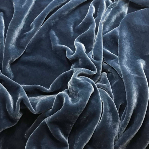 Tissu velours soie teint à la main bleu gris - Photo 1 sur 1