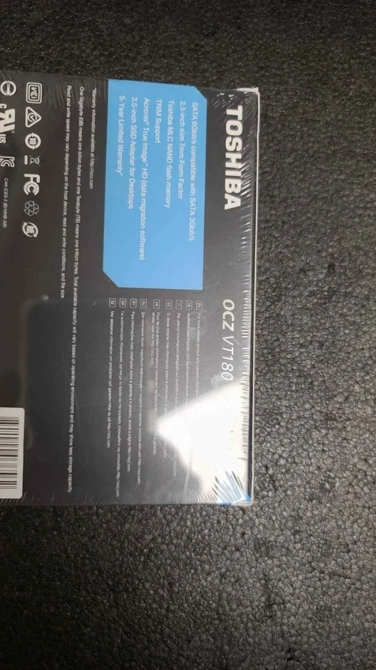 OCZ VT180 Series 960GB MLC SATA 6Gbps (AES-256) 2.5-inch Internal Solid State... - Image 2 of 2