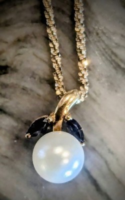 14K Gold Box Chain 24'' Necklace 7g with Cultured Pearl/ Emerald Leaf Pendant 585