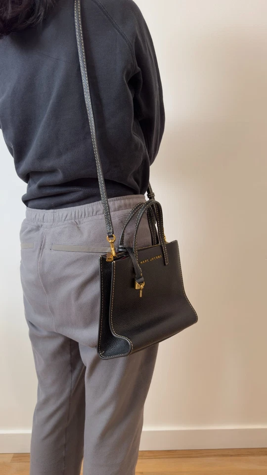 Mini Bolso Bandolera Marc Jacobs Cuero Guijarro Negro Tono Dorado Llave de Bloqueo Foto 3 de 4