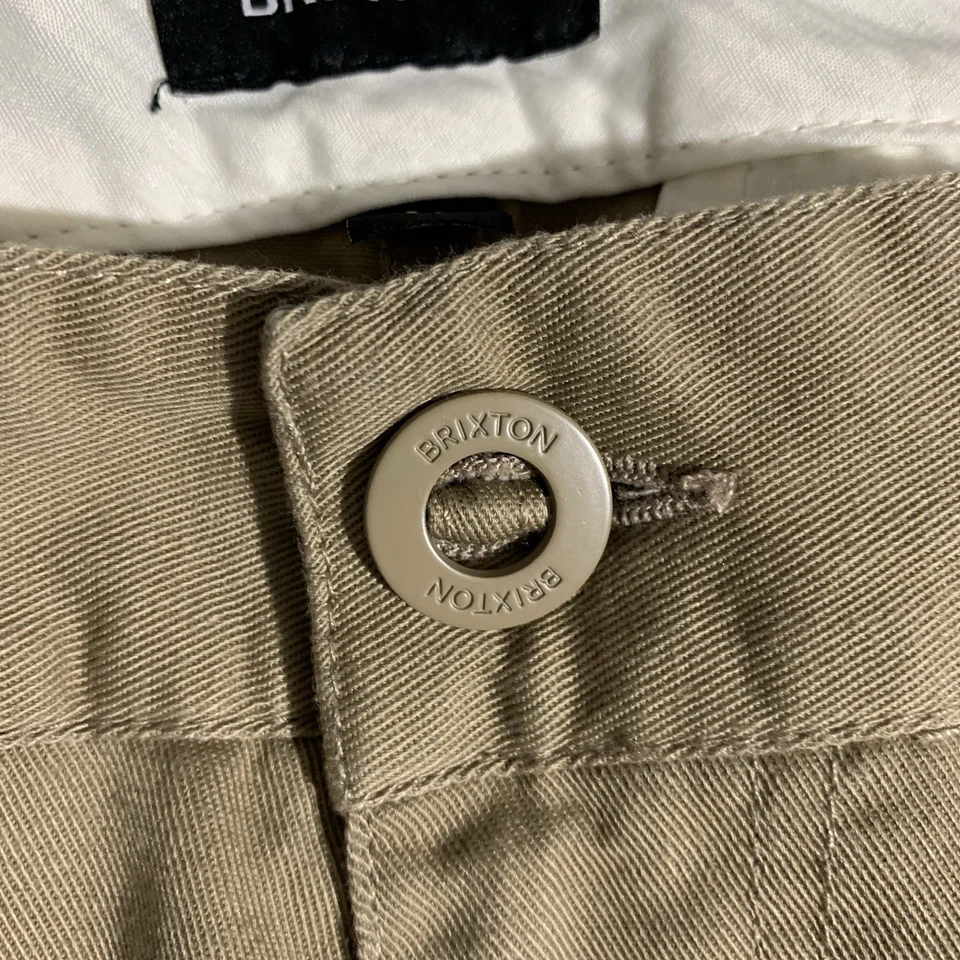 Pantalones chinos Brixton Reserve para hombre talla 32 x 32 corte estándar caqui  Foto 4 de 4