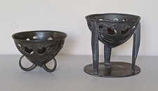 Zinnschale mit Fu&szlig; und St&auml;nder Archibald Knox Tudric Style