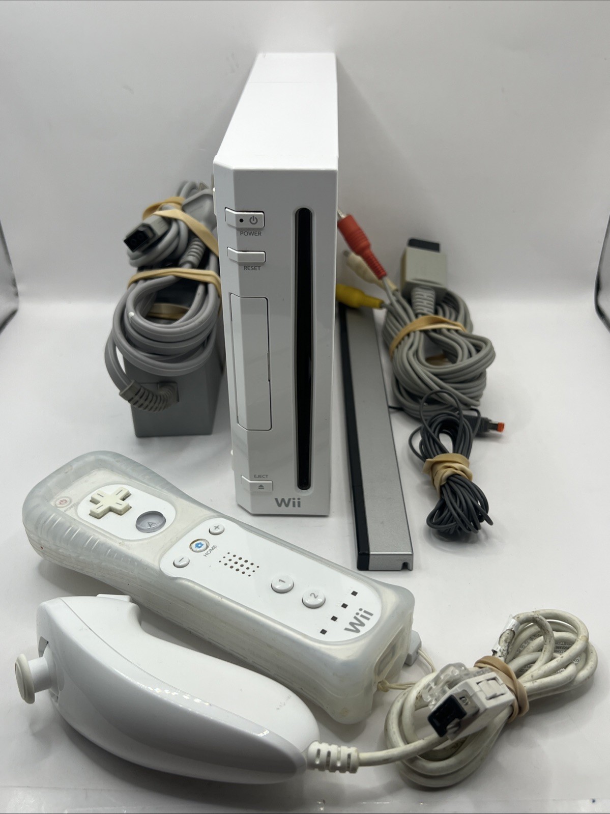 Nintendo Wii White Video Game Console System - RVL-001 GameCube Compatible {A}