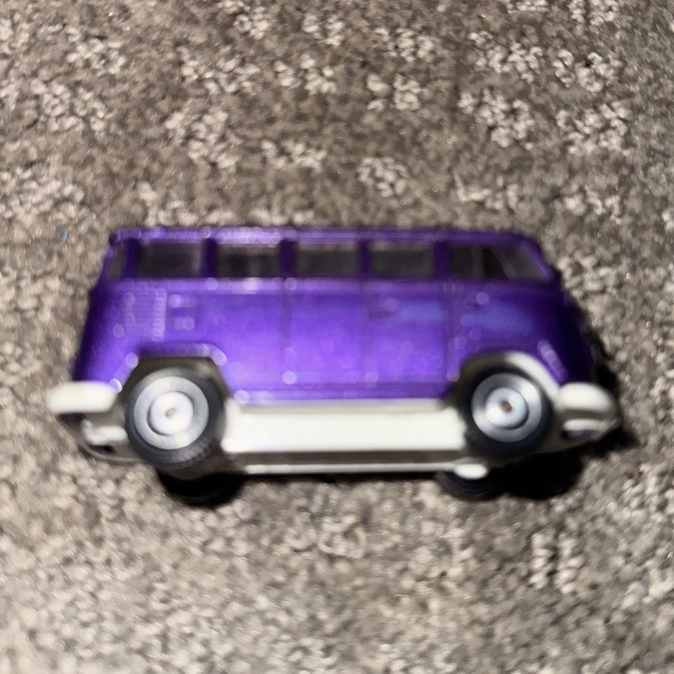 Matchbox 1998 VW Volkswagen Kombi Transporter Van Vintage collectable Purple - Image 2 of 4