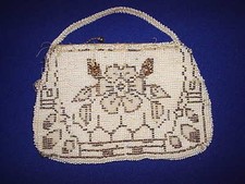 Small 1920's Coin Purse Flower Design zipper top Czechoslovakia Seed beads