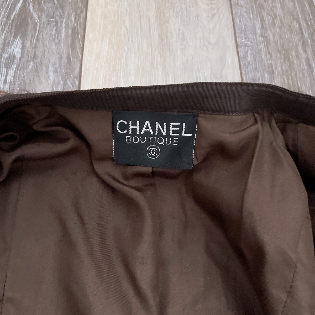 $4K AUTH CHANEL BROWN TWEED BLAZER JACKET WITH GOLD BUTTONS LOGO