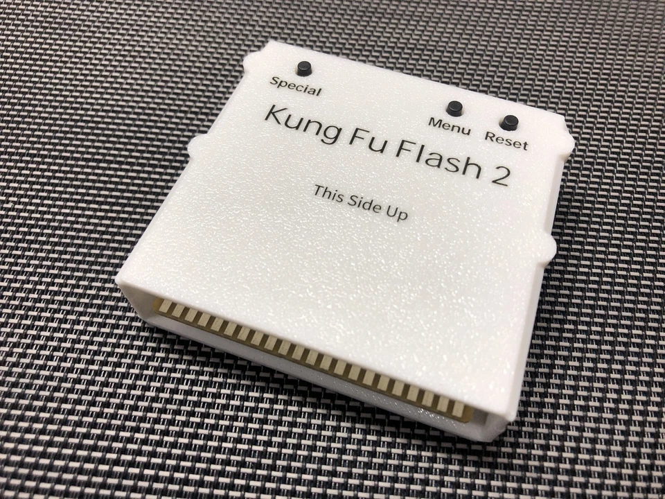 Kung Fu Flash 2 KFF2 v2.01 Cartridge für Commodore 64/128 mit Case KungFuFlash2