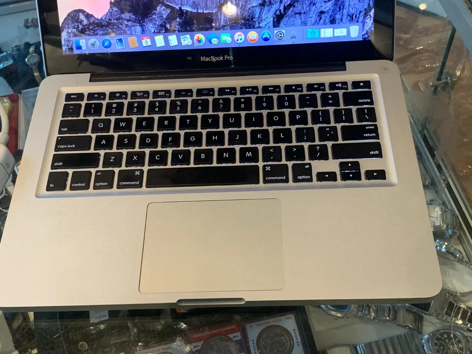APPLE MACBOOK PRO (MD101LL/A) 13.3 / MID 2012 / 500GB HDD / 6 GB RAM - CORE I5 - Image 2 of 4