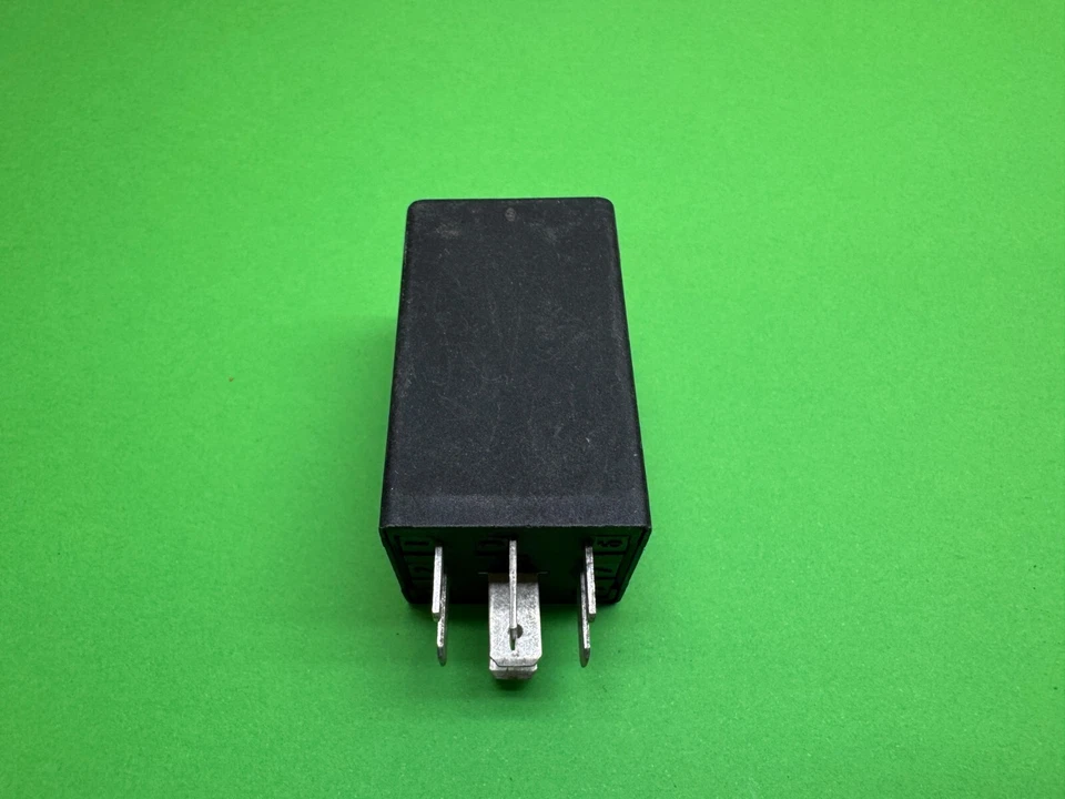 99661511700 996 615 117 00 Porsche 911 Rele - Photo 2/4