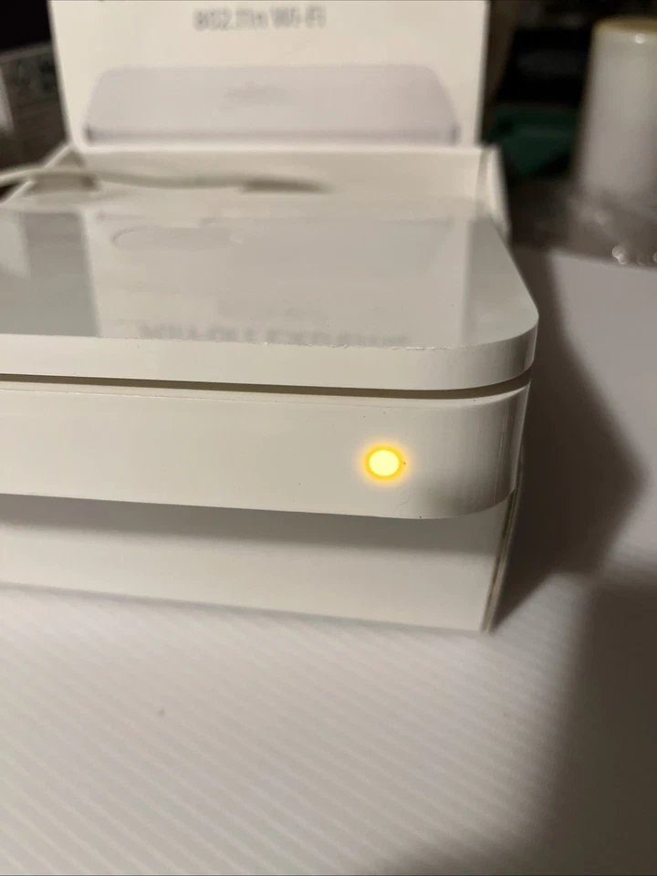Apple Airport Extreme Base Station Router, A1408, Powers On, Not Fully Tested - Image 3 of 4