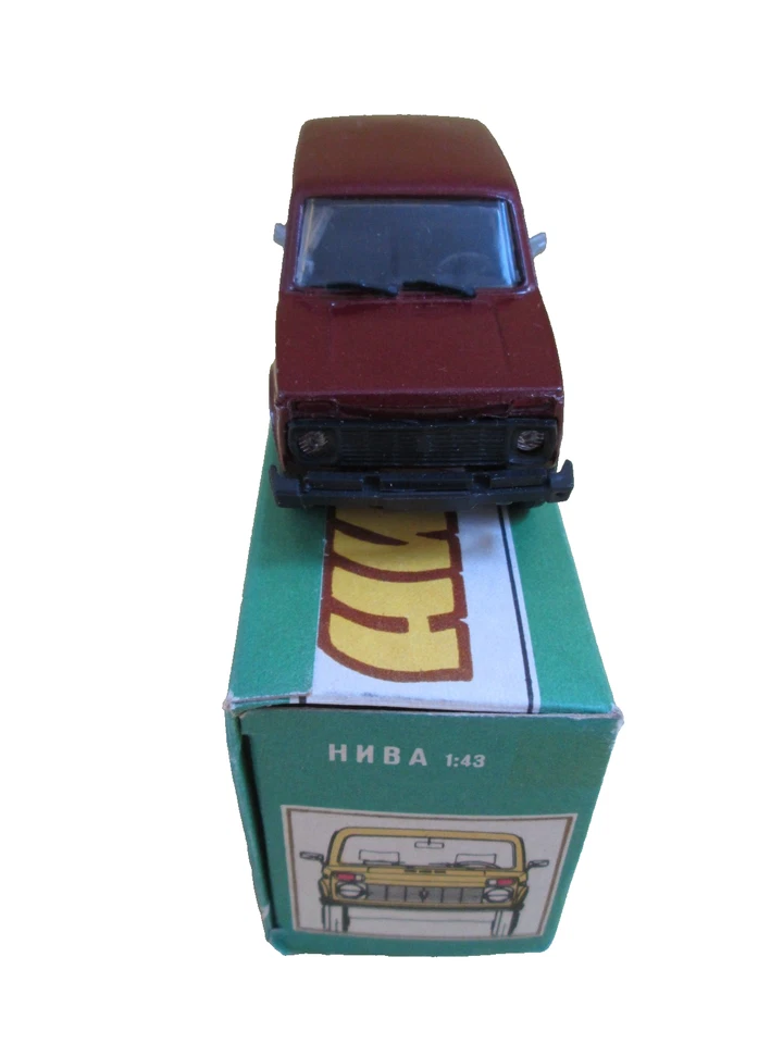 Original Russian 4x4 Jeep LADA Niva Car Model/Box/Scale 1:43/Spare Tire - Image 2 of 4