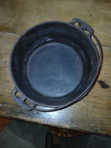 Wagner Round Roaster No. 7