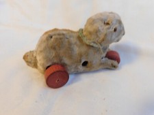Hase auf Holzrollen Pappmache mit Fell,Osterhase