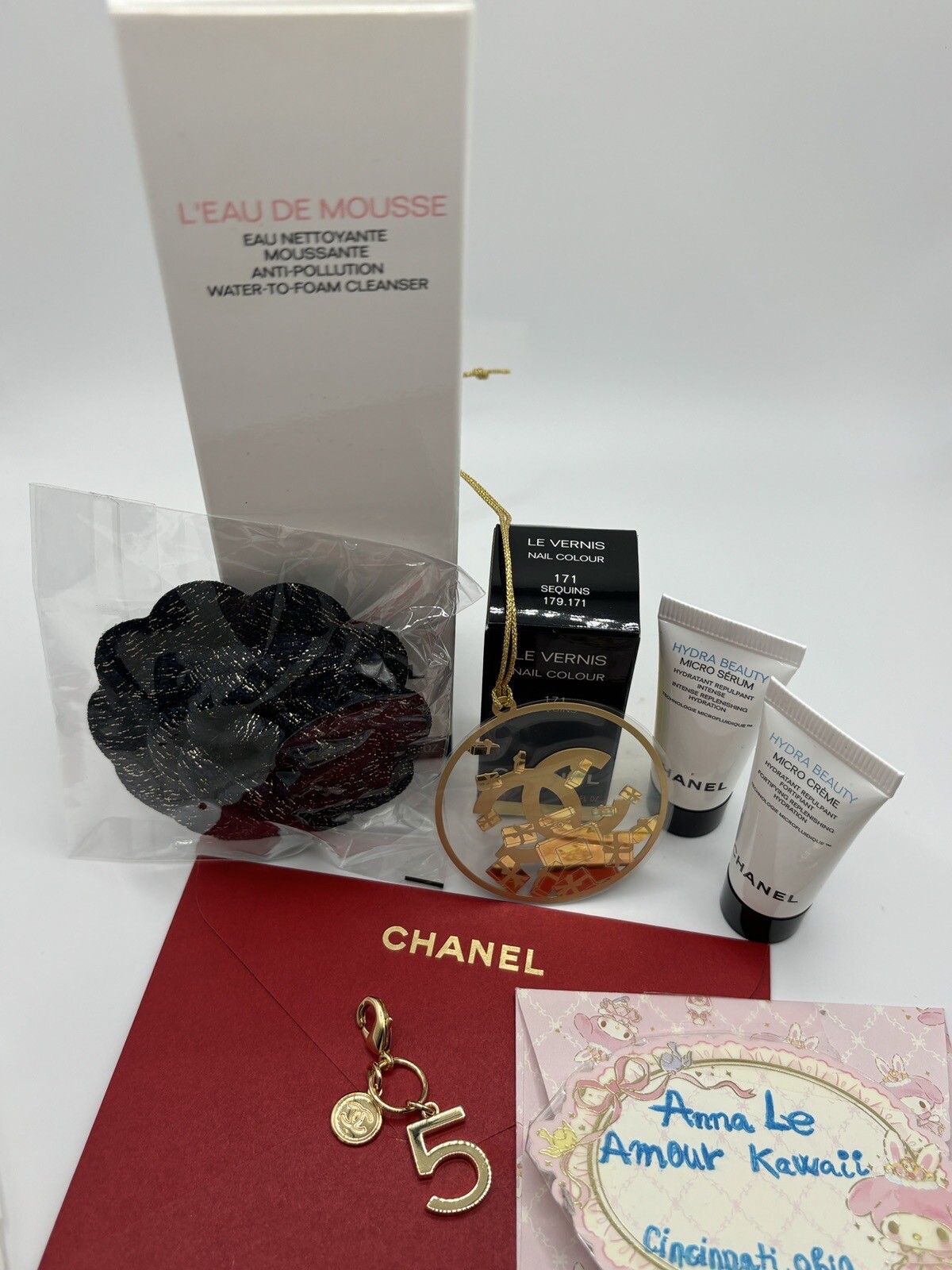 CHANEL holiday 2023 set L'EAU DE MOUSSE l Foam Cleanser, ornament