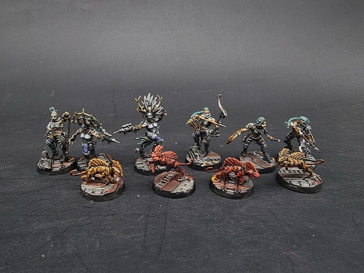 Games Workshop Necromunda: Escher Death Maidens & Wyld Runners - Warhammer Miniatures