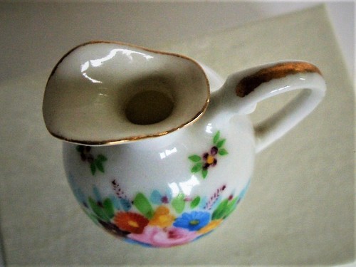 Vintage Bone China Miniature Pitcher White/Flower/Gold trim - marked JAPAN - Picture 3 of 5