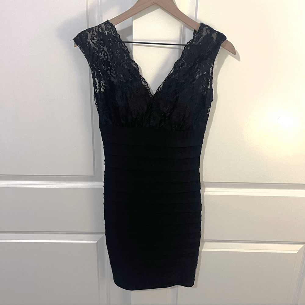 B Darling Black Lace Sleeveless Top Dress Size 3/4 Stylish Elegant