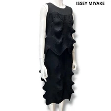 USED ISSEY MIYAKE LINKAGE SET, BLACK, SIZE 2 VERYGOOD