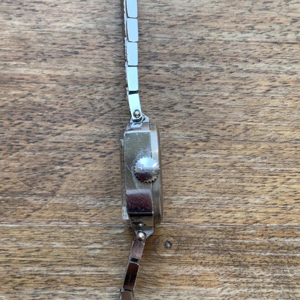 Reloj Mujer Soviético Luch 17 Joyas Vintage Raro URSS Mecánico 17mm Funcionando Foto 4 de 4