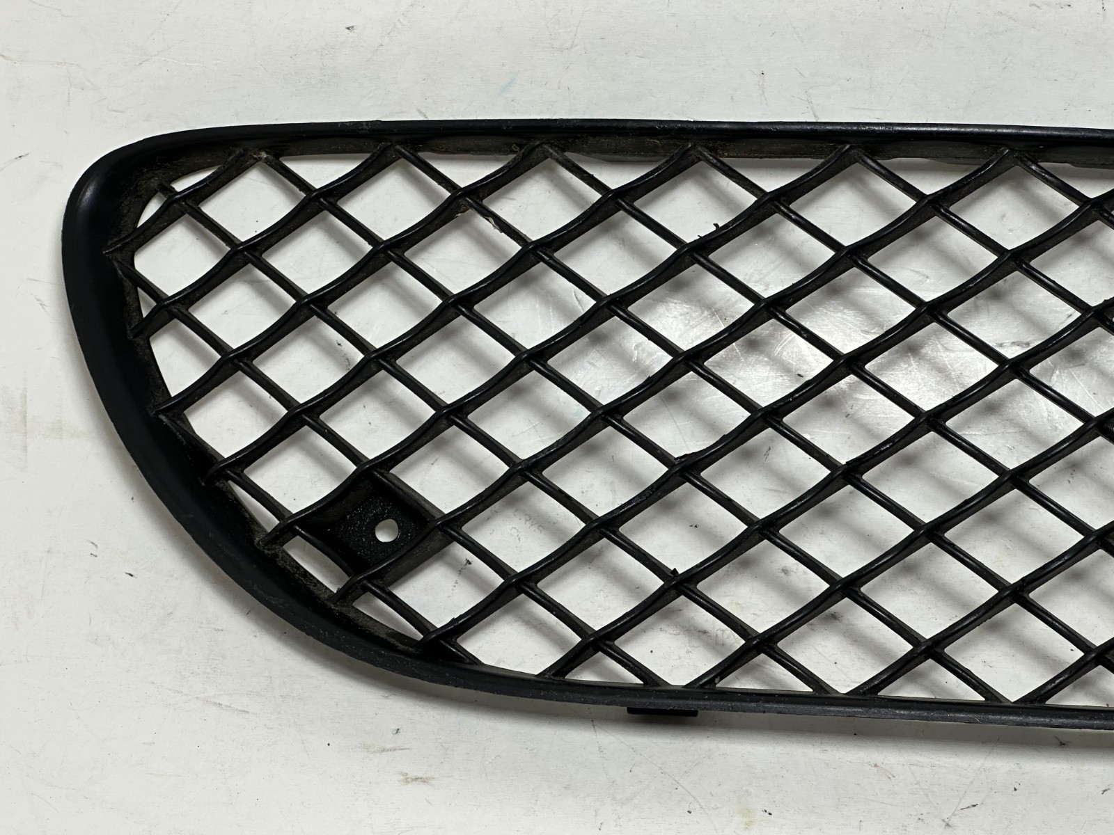 04 - 08 BENTLEY FRONT LOWER RIGHT RH PASSENGER GRILL MATRIX BLACK 3W8807682A OEM
