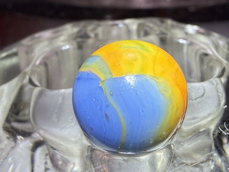 P33- Vintage Peltier Glass Company Rainbow 5/8” Near Mint🔥🔥🔥